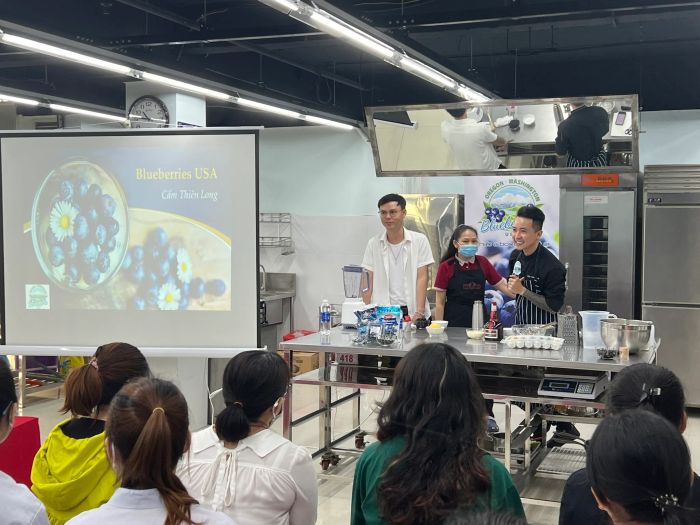 Hình ảnh lớp học thực hành tại Trung tâm dạy nghề bánh Nhất Hương