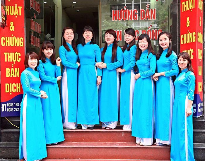 Hình ảnh đội ngũ chuyên gia ngôn ngữ tại Dịch Thuật 24h
