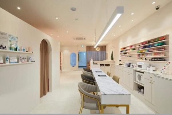 Tiệm nail sang trọng với thiết kế đột phá bởi Làng Việt