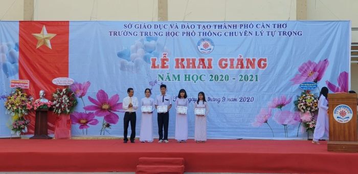 THPT chuyên Lý Tự Trọng - Nơi chắp cánh những ước mơ vàng