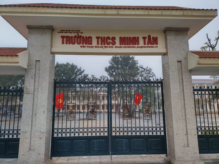 Khuôn viên xanh mát của Trường THCS Minh Tân
