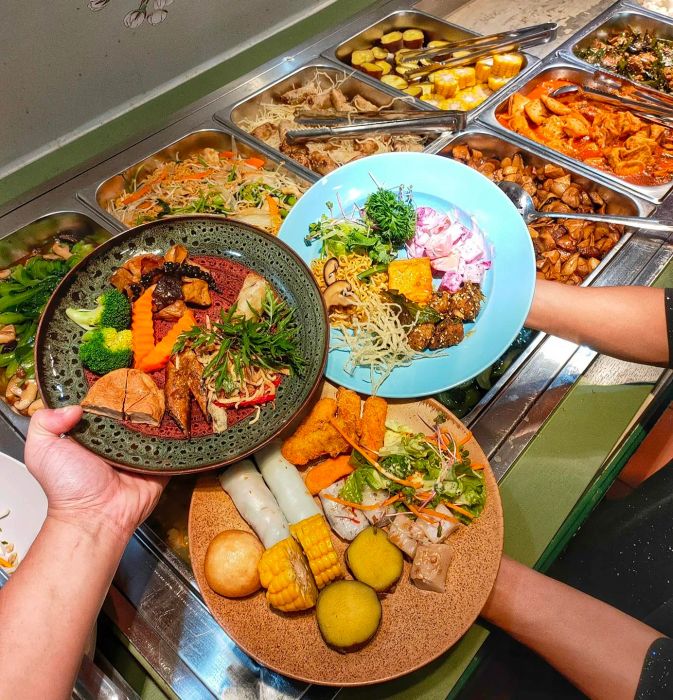Thực đơn phong phú tại buffet chay Tâm Hoài An