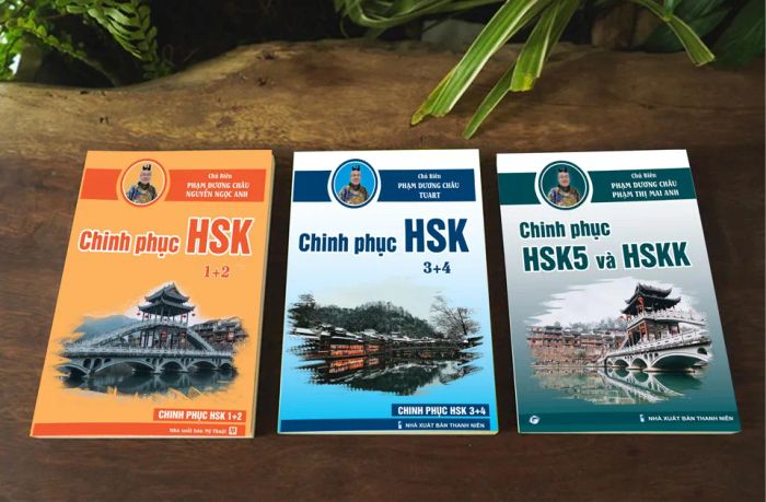 Giảng viên và học viên Tiếng Trung Dương Châu trong giờ học thực hành