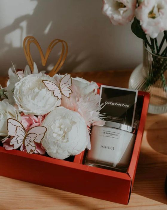 The Candleholic ảnh 1