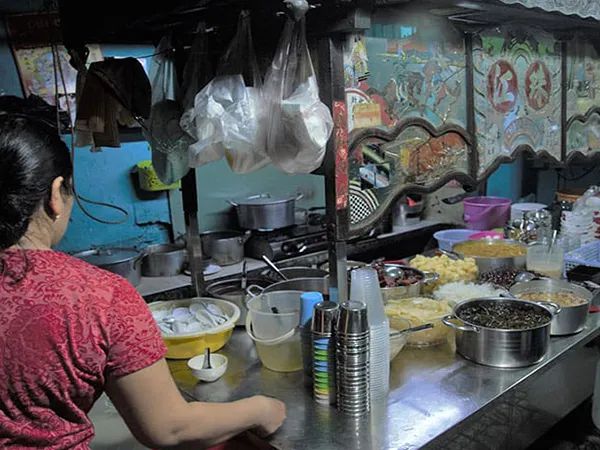 Hình ảnh Chè Châu Giang - Biểu tượng ẩm thực đường phố Sài Gòn
