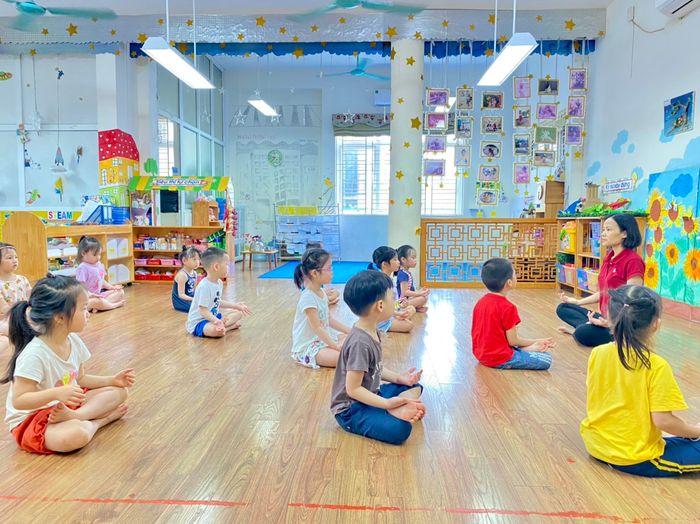 Khám phá không gian học tập đầy màu sắc tại Trường Mầm non Hoa Hướng Dương qua loạt ảnh thực tế