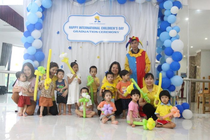 Little Sol Montessori Hoàng Như Tiếp - Hình ảnh không gian học tập lý tưởng với các góc Montessori chuẩn quốc tế, khu vui chơi sáng tạo và hồ bơi an toàn cho trẻ.