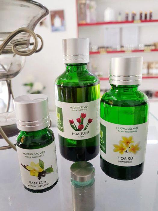 Không gian trưng bày tinh dầu La Champa tại Hương Sắc Việt
