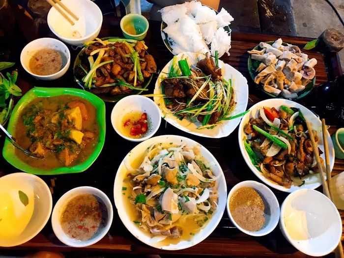 Hình ảnh 1 - Đĩa lòng rán vàng ươm đặc trưng tại Nhất Quán