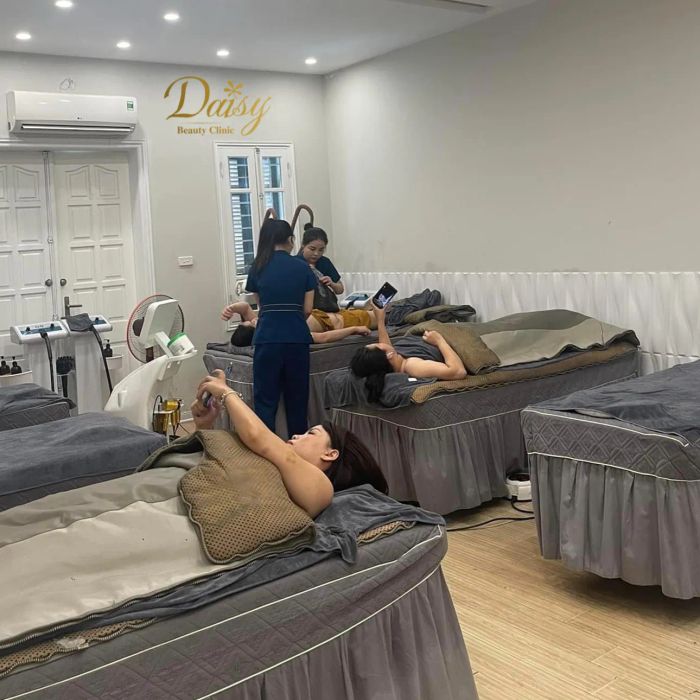 Hình ảnh quy trình trị liệu chuyên nghiệp tại Daisy Beauty & Spa