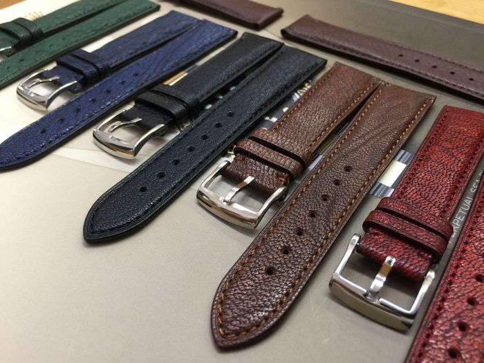 Quy trình thay dây đồng hồ chuẩn Thụy Sĩ tại WatchCare