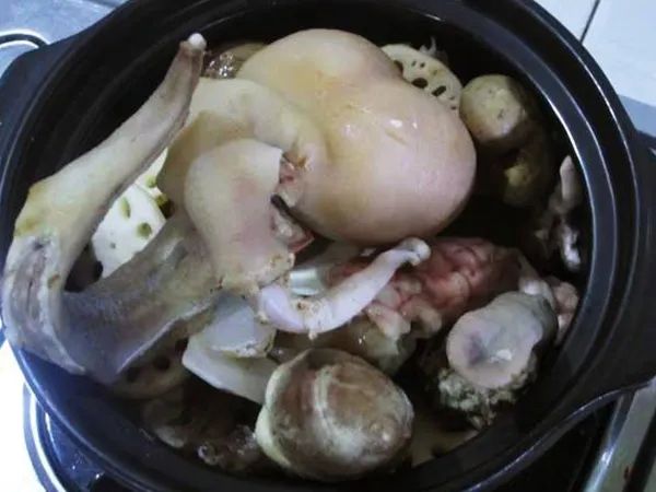 Khoảnh khắc ẩm thực tại Lẩu Dê Kỳ Đồng