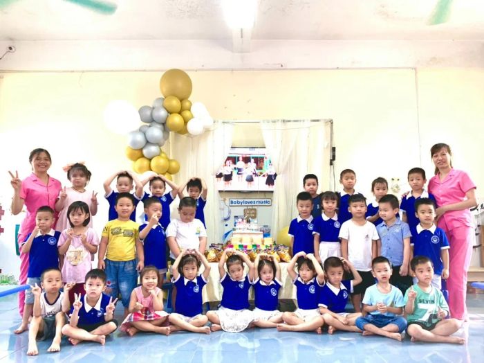 Ảnh 2: Khoảnh khắc vui chơi hồn nhiên của các bé tại Trường Mầm non Trung Sơn Trầm