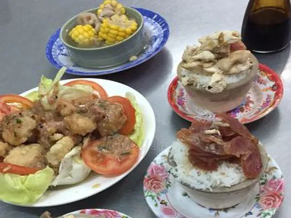 Hình ảnh Cơm Thố Chuyên Ký - Tinh hoa ẩm thực gia truyền