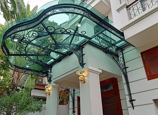Kiệt tác sắt mỹ thuật - Phong cách Ngọc Anh (Ảnh 3)