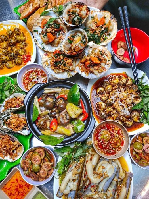 Thế giới ốc đa dạng tại Ốc Gạo Sài Gòn