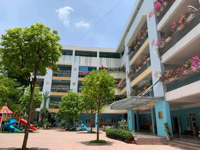 Trường Mầm non Ngã Tư Sở ảnh 1 – Không gian nuôi dưỡng yêu thương đầu đời