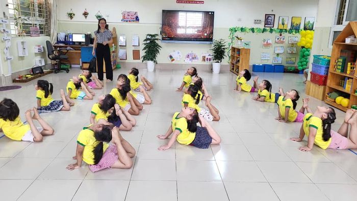 Hình ảnh ấn tượng về những khoảnh khắc vui học đáng yêu của các bé tại Trường Mầm Non Đông Ngạc B