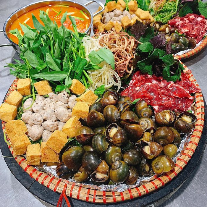 Bộ sưu tập hình ảnh hấp dẫn về món lẩu ốc truyền thống tại Bà Lương