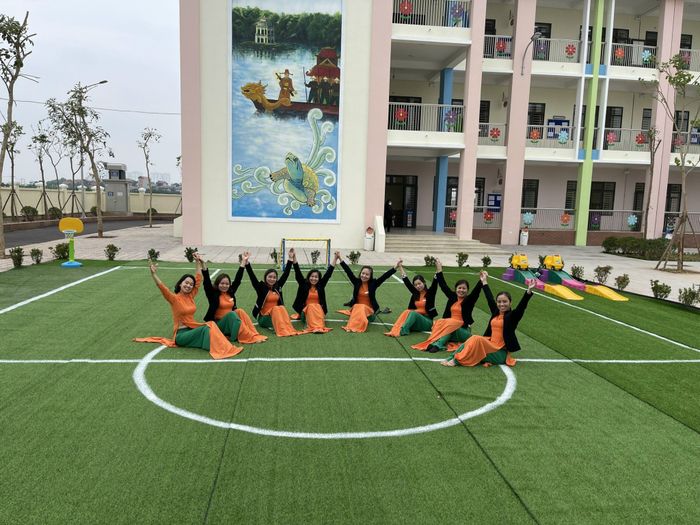 Hình ảnh ấn tượng về Trường Mầm Non Duyên Hà - Khuôn viên rộng rãi với cơ sở vật chất hiện đại, nơi trẻ thỏa sức học tập và vui chơi