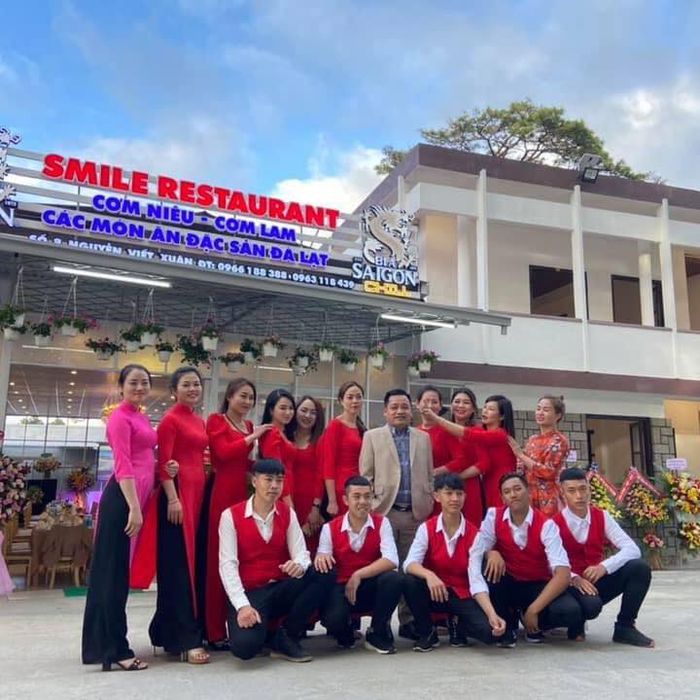 Nhà Hàng Smile – Hình ảnh thứ hai gợi mở không khí ẩm thực sang trọng