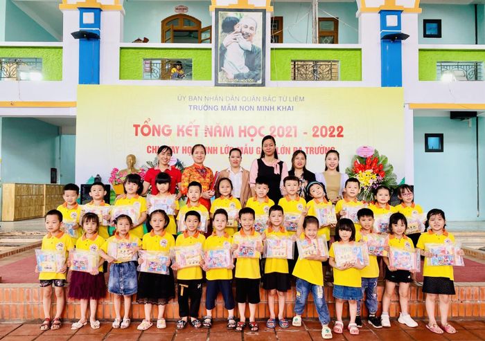 Hoạt động vui chơi ngoài trời tại Trường Mầm Non Minh Khai