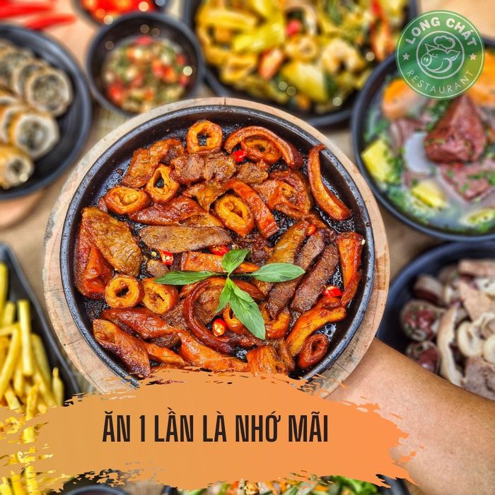 Hình ảnh 2 - Không gian sang trọng đậm chất Hà Nội tại Lòng 'Chát' Quán