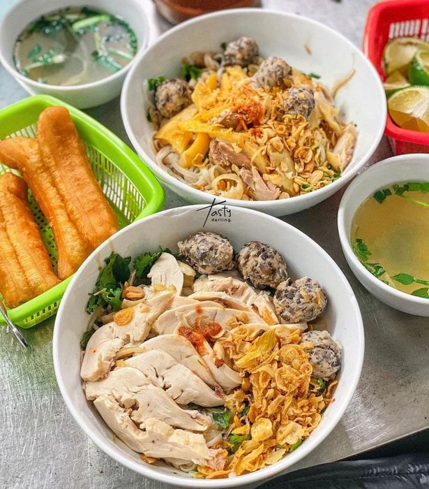 Góc ảnh đầy nghệ thuật về Phở Gà Nguyệt - Ảnh 3