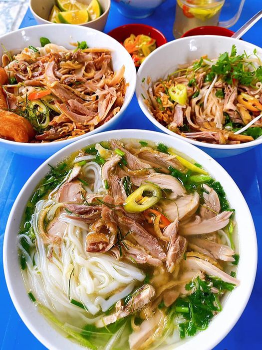 Khoảnh khắc vàng tại Phở gà Hàng Điếu - Ảnh 1