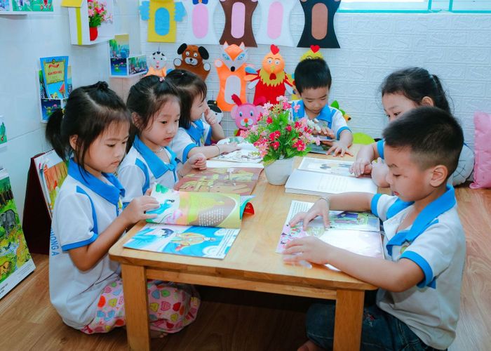 Khoảnh khắc học tập và vui chơi tại Trường Mầm non Tiền Phong A