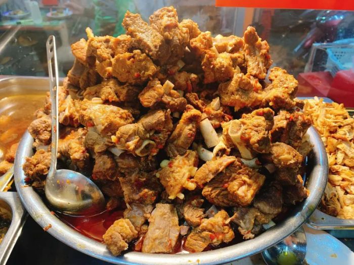 Hình ảnh Xôi sườn cay 628 Trường Chinh - sắc vàng quyến rũ