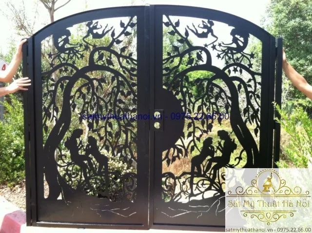 Di sản làng nghề - Ảnh 1: Cổng sắt Hoàng Dương với hoa văn tinh xảo đậm chất truyền thống