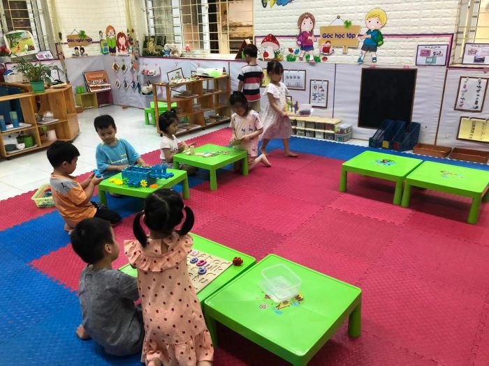 Hình ảnh thứ hai về Trường Mầm non Hoa Hồng - góc học tập sáng tạo đầy màu sắc