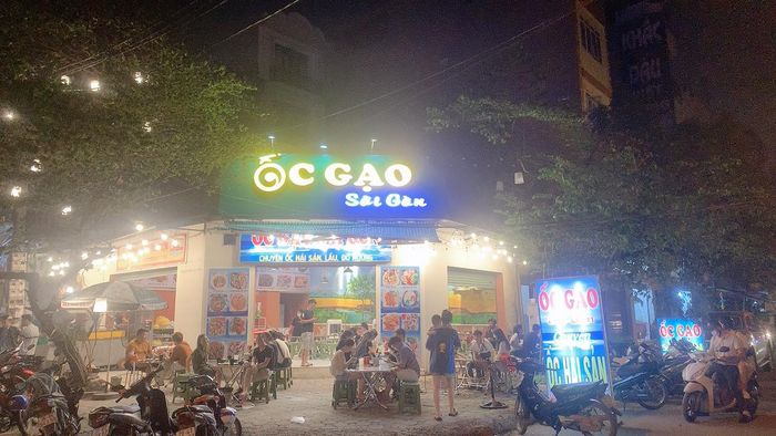 Không gian thoáng đãng tại Ốc Gạo - Điểm hẹn lý tưởng cho tín đồ ẩm thực
