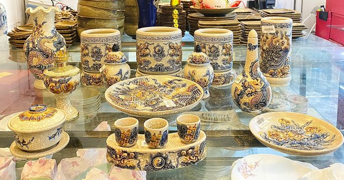 Hình ảnh không gian trưng bày tinh tế tại Gốm Lam