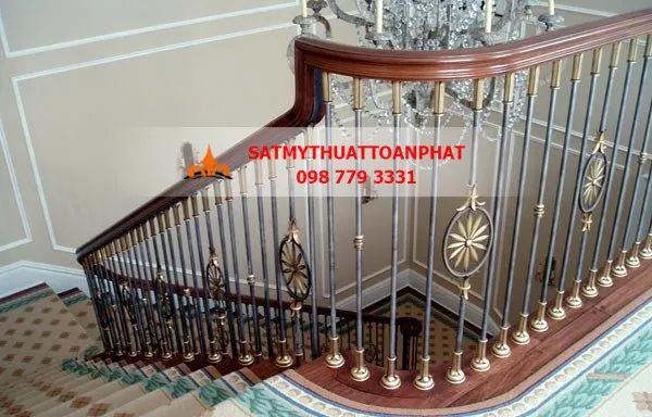 Tác phẩm nghệ thuật - Ảnh 3: Lan can sắt Toàn Phát với đường nét uốn lượn đầy mê hoặc