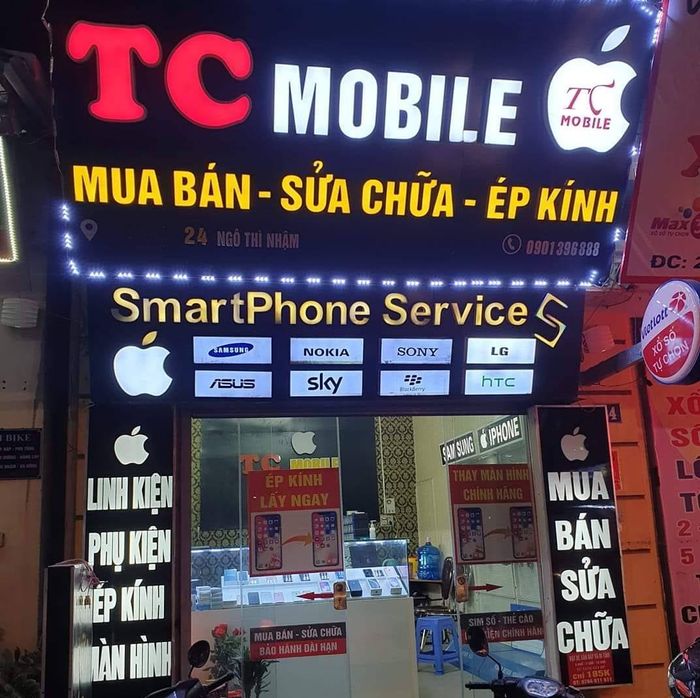 Quy trình sửa chữa tỉ mỉ của đội ngũ kỹ thuật viên TCMOBILE