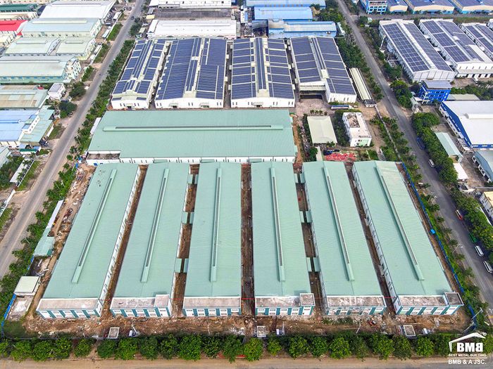 Hình ảnh nhà máy hiện đại và dây chuyền sản xuất tiên tiến của BMB Steel