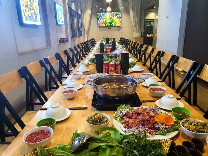 Nồi lẩu lòng bò đặc biệt tại Lẩu Lòng Bò Việt