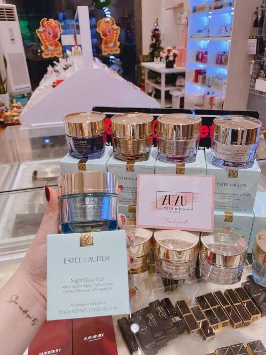 Bộ sưu tập mỹ phẩm đa dạng tại ZuZu Cosmetics