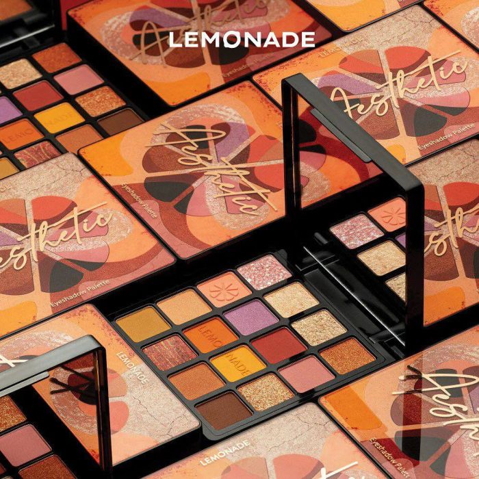 Không gian sang trọng tại 2CE Beauty Store với các sản phẩm mỹ phẩm Hàn Quốc bày trí tinh tế
