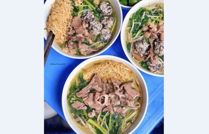 Hình ảnh mì tim cật đặc trưng tại quán