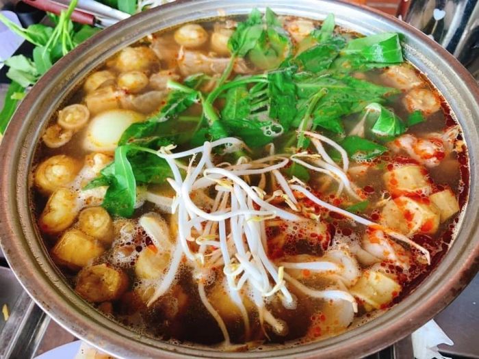 Không gian ấm cúng tại Vũ Lòng Bò Lai Rai