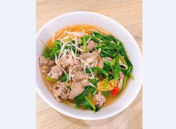 Hình ảnh mì tim cật đặc trưng tại quán