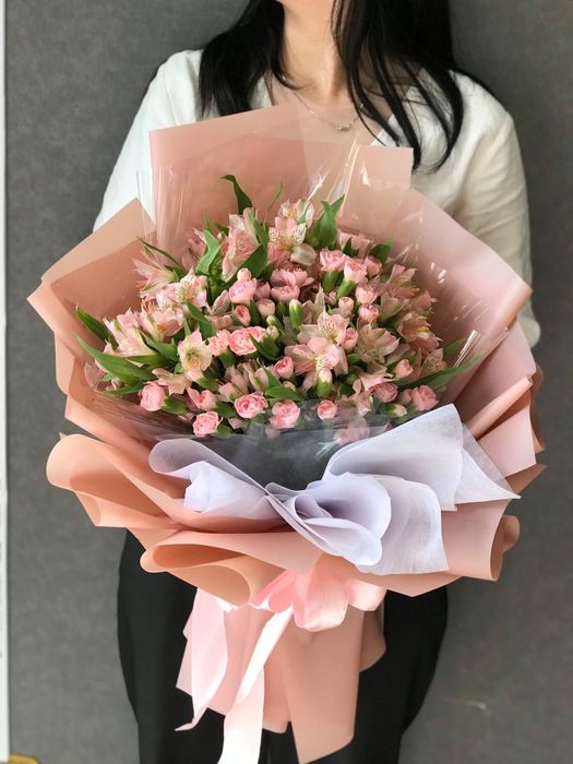 Không gian trưng bày hoa tươi nghệ thuật tại Flower Corner