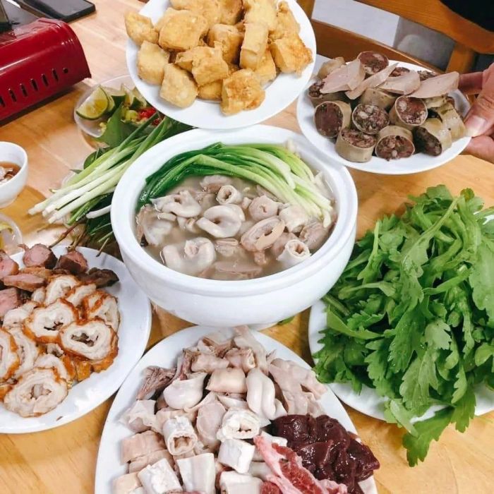 Nồi lẩu cháo lòng đặc biệt tại Huy Trọc