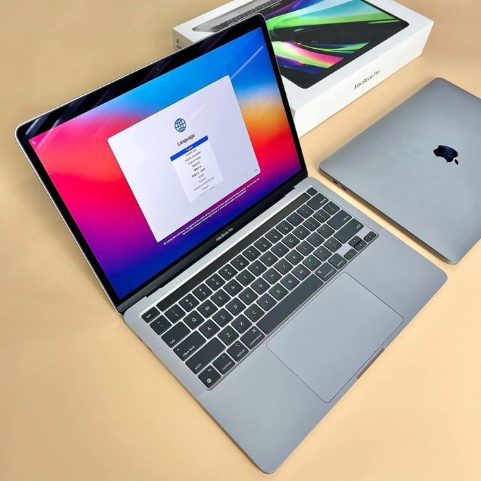 Trải nghiệm mua sắm MacBook tại showroom Mac24h