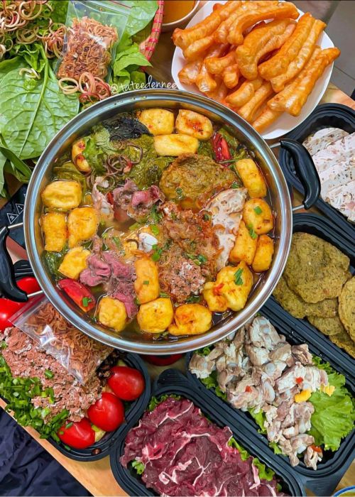 RIÊU CUA TUẤN ANH - Nồi lẩu nghi ngút khói giữa tiết trời Hà Nội