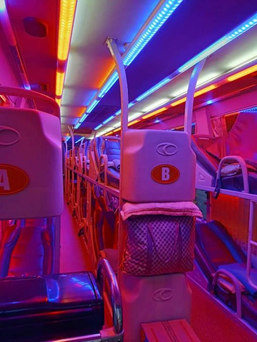 Hình ảnh nội thất sang trọng của CỐ HƯƠNG Travel