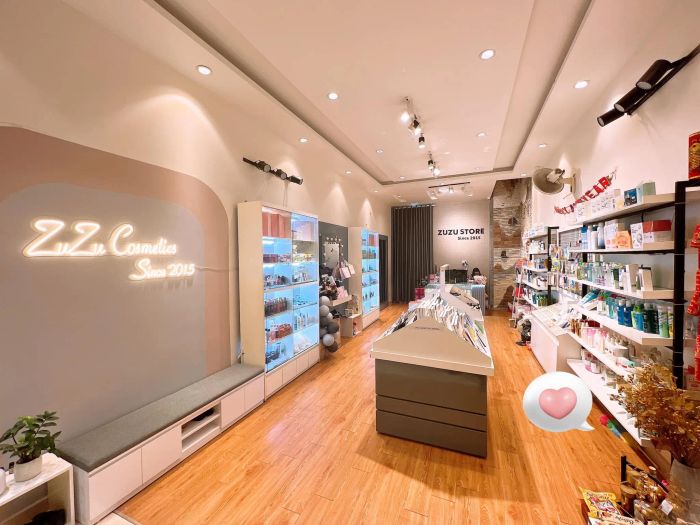 Không gian mua sắm sang trọng tại ZuZu Cosmetics